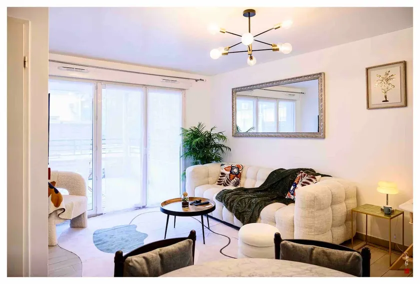 Élégant Duplex terrasse et parking - Image 1