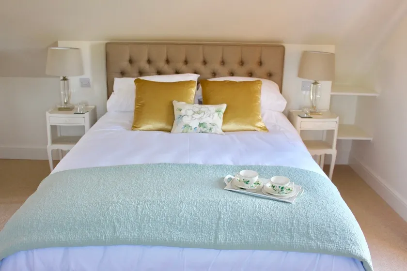 The Old Doctors Retreat- Near Soho Farmhouse - Image 1
