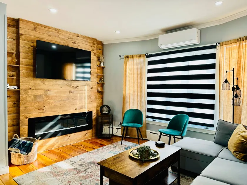 Chic/Cozy2BR-nearAirport & Beach - Image 1