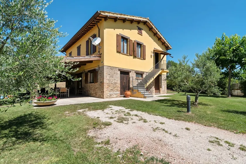Villa i Piandimeleto med Pool og Sauna - Image 1