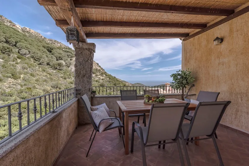 Emerald Valley Apartment - Image 1