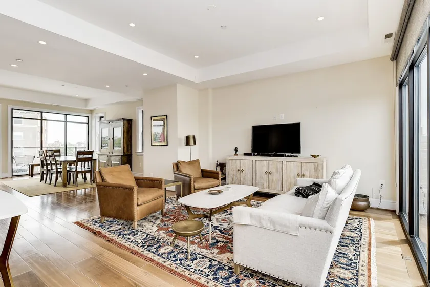 Luxury DuPont Duplex/Anna Maria Residences 502 - Image 1
