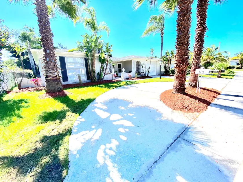 NEU !Umgestaltetes, komplett neues, geschmackvoll eingerichtetes Haus mit Pool Blick hinein 🏝☀️ - Image 1