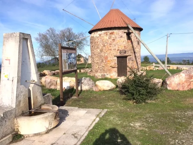 Fernando's windmill * Penacova - Image 1