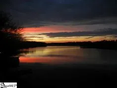Lakeside Retreat- Shoreline Walk-out Apartment - Image 1