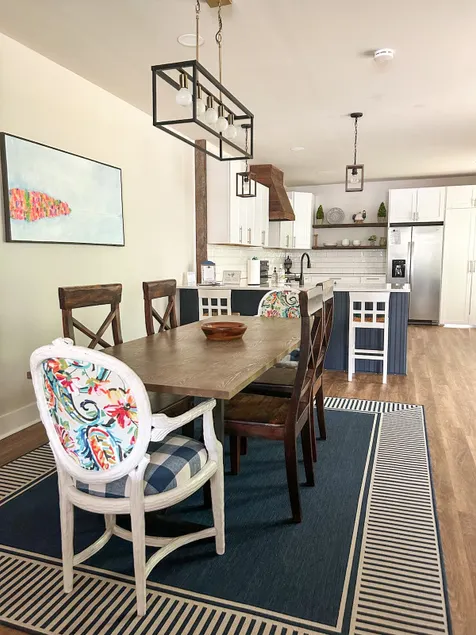 Spacious Downtown Living - Image 1