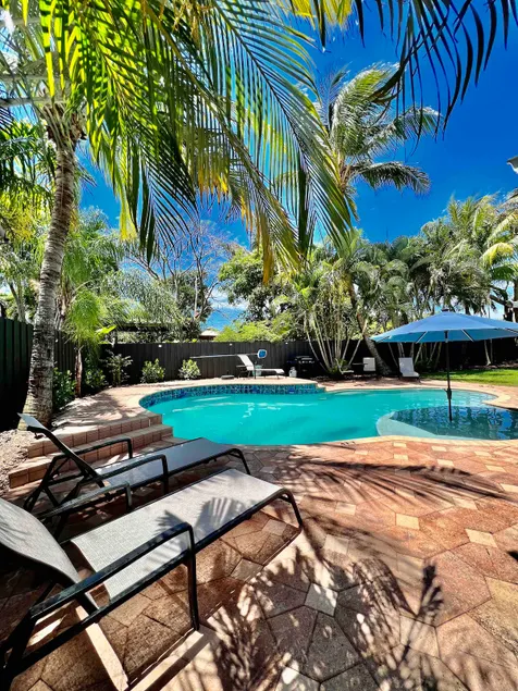 Beautiful 3 bedroom home 1.5 mile from the beach - Image 1