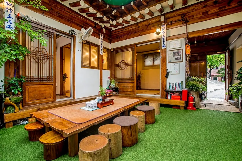 Korea Traditional snug(Entire)House ”Punggyeong” - Image 1