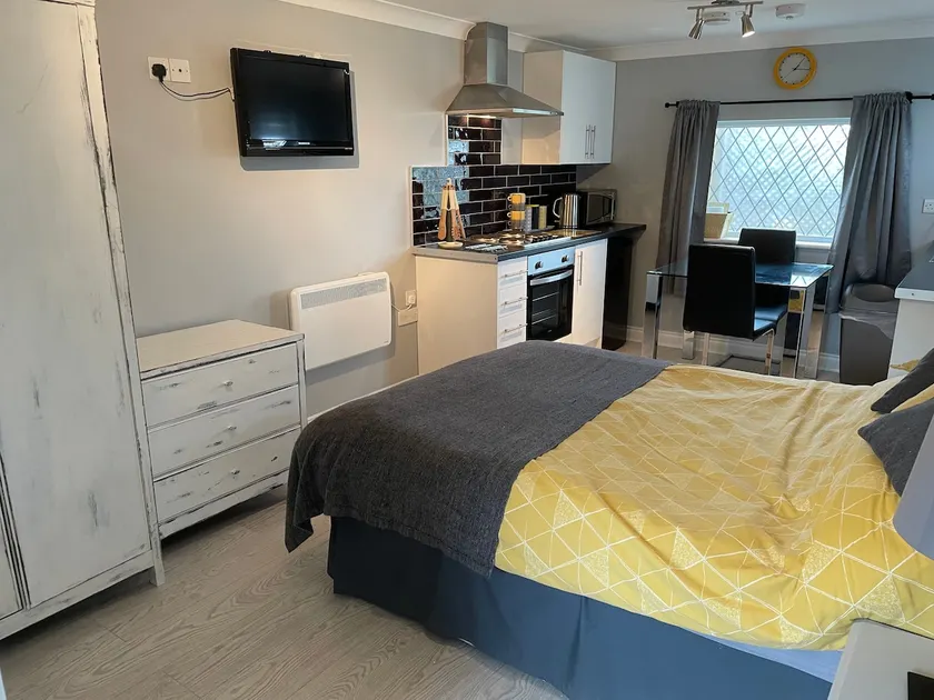 Pad in Pinhoe - Image 1