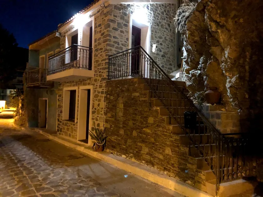 COSY LITTLE STONEHOUSE - Image 1