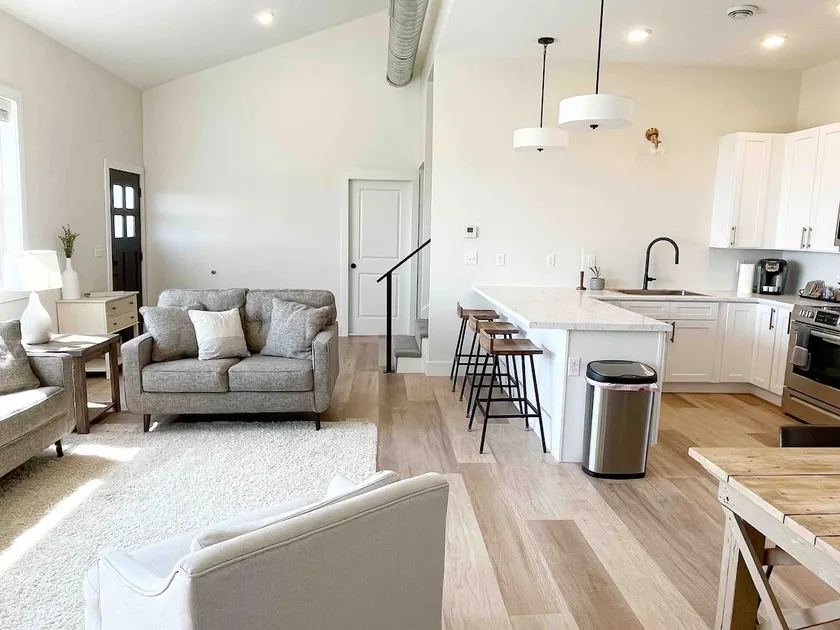 Renovated Townhouse On The Water #5 - Image 1