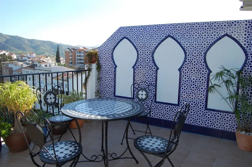One bed apartment with Moroccan flavour - Image 1