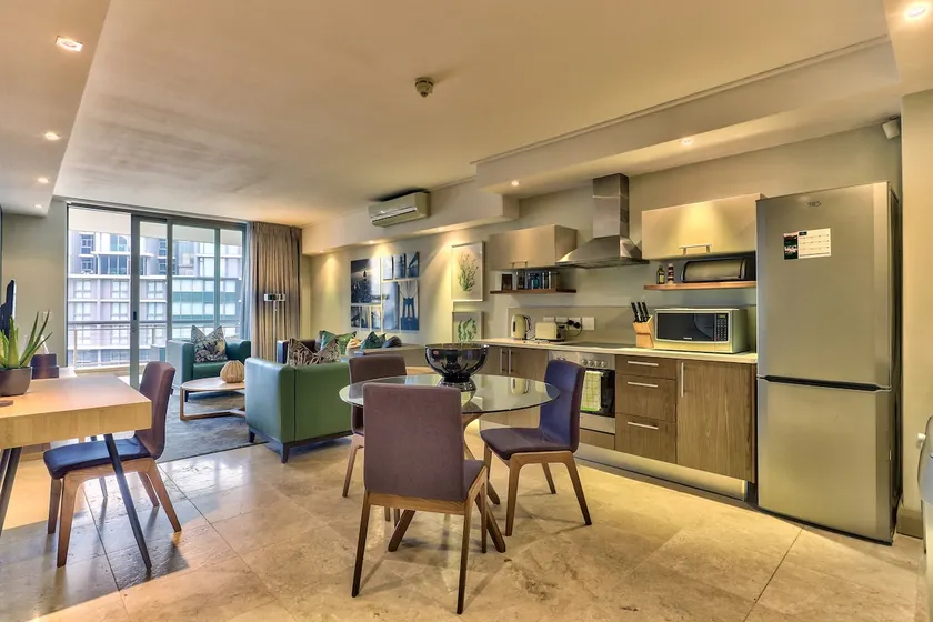 Canal Quays Apartments - Image 1