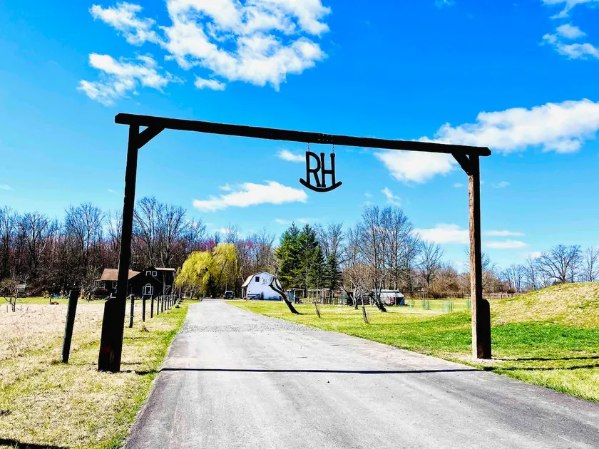 RockingHorseAcres* 5 star accommodations - Image 1