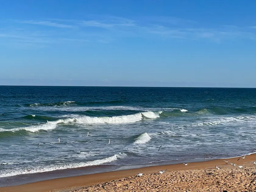 Spacious 3/2 Beachside Family Home 6 lots to Beach - Image 1