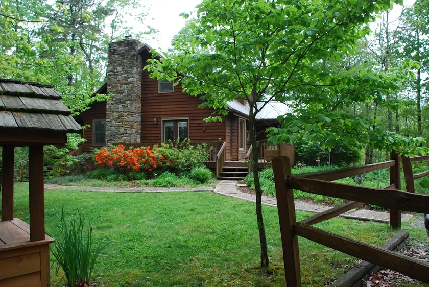 Catahoula Lodge - Image 1
