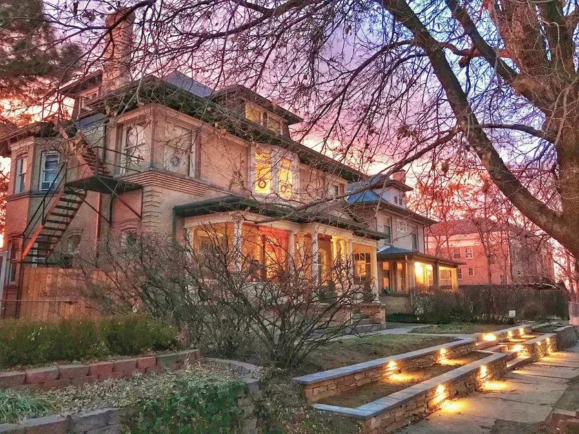 Amazing Historic Home with Garden in Top Location - Image 1