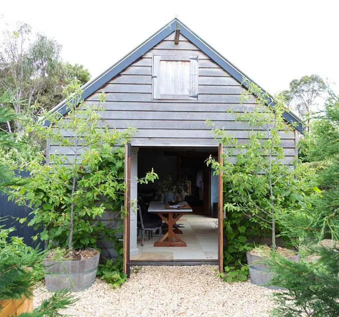 Elm Cottage Barn - Image 1