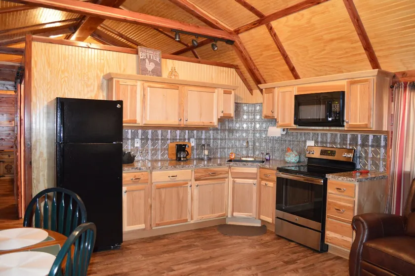 Rocky Top Winery Cabin #4 - Image 1