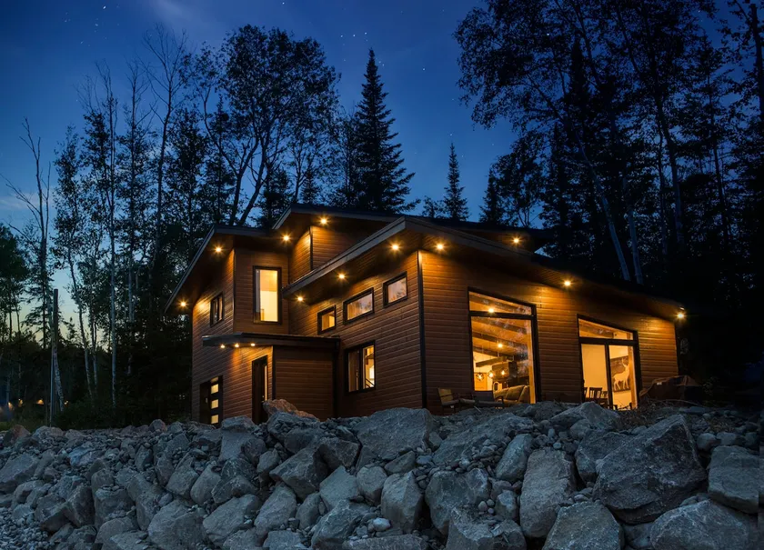 Chalet-style house - Image 1
