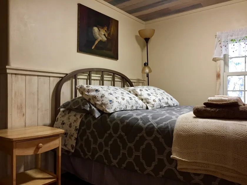 Santa Fe Getaway, Private Suite Under Glorieta Mesa - Image 1