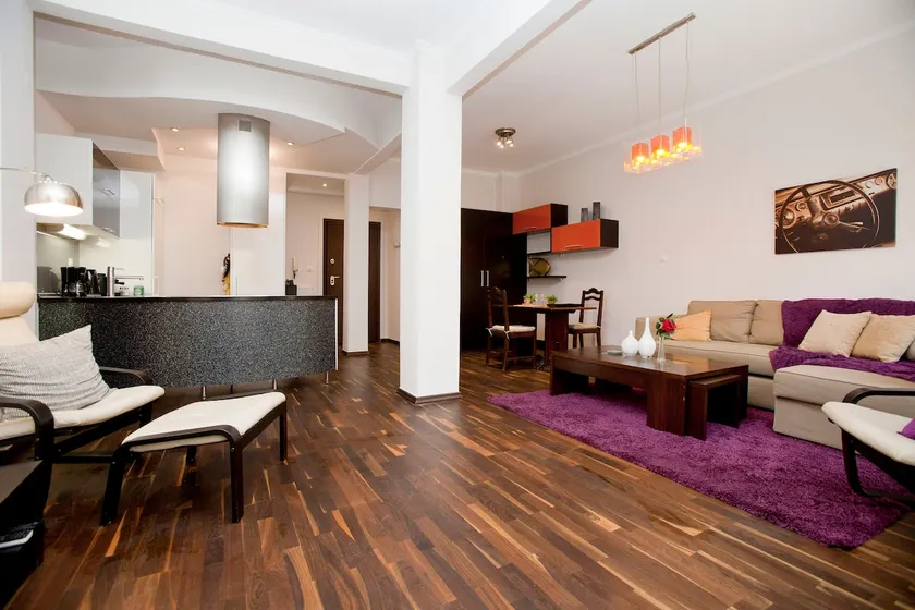 Downtown Apartment - Image 1