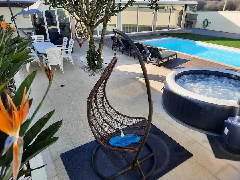 Cozy space, very nice and quiet area. - Image 1
