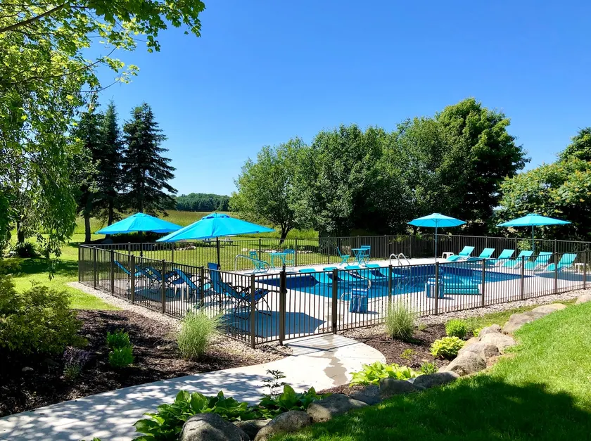 AlleganOrchardsSleeps25Pool,HotTubFireplaceFirepit - Image 1