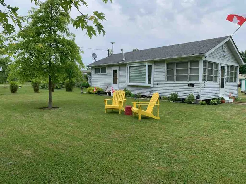 Family Friendly Beach Cottage (Pleasant Beach) - Image 1