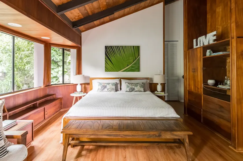 Spacious Tropical Master Guest Suite - Image 1