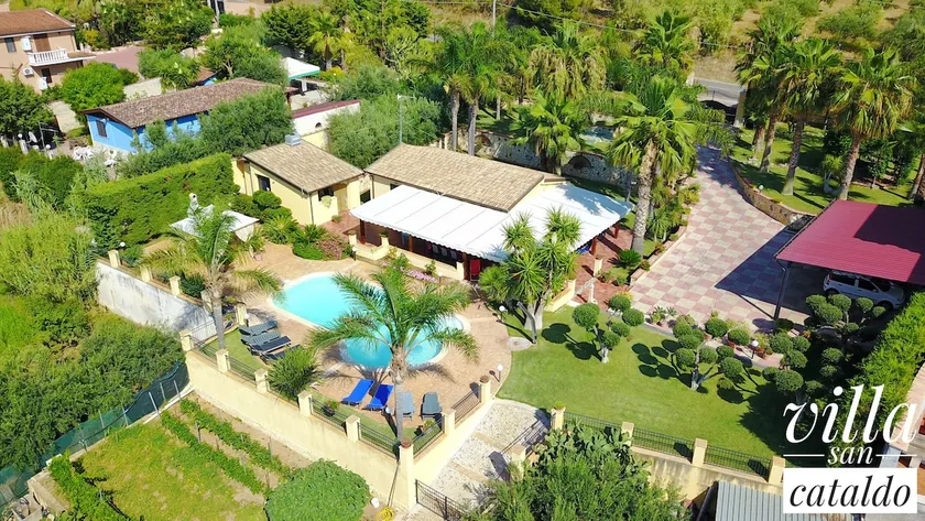 Villa for families with garden and private pool - Image 1