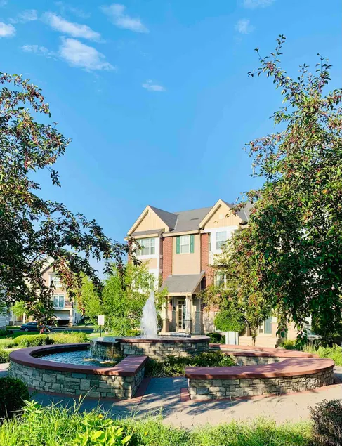 Rosy’s Luxury Stay-Elegant Townhome • 2-Car Garage - Image 1