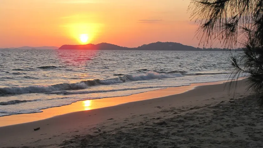 Mae Phim, Rayong. Мае Пим, Районг. - Image 1