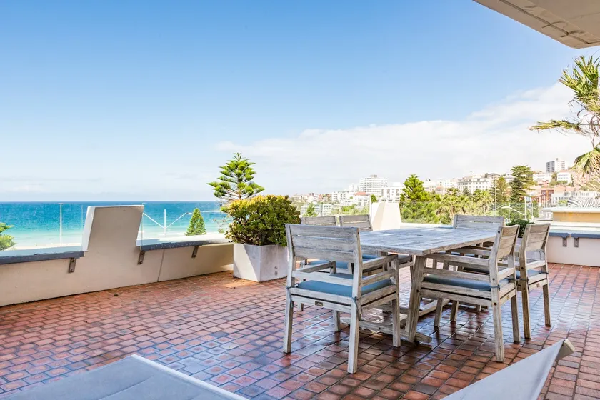 Bondi Beachfront Lifestyle - Ocean Views & Parking - Image 1
