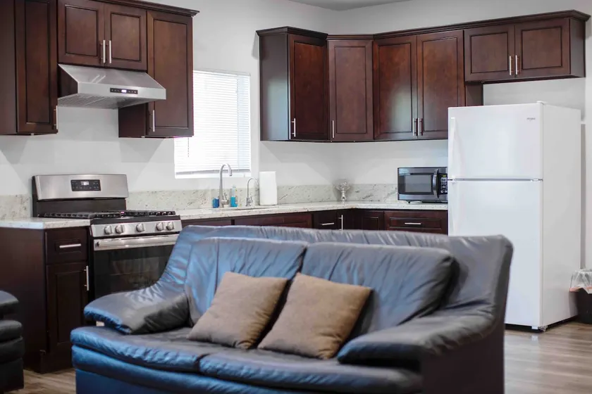 Entire Place 2 bedrooms Unit| 12 miles to Disney - Image 1