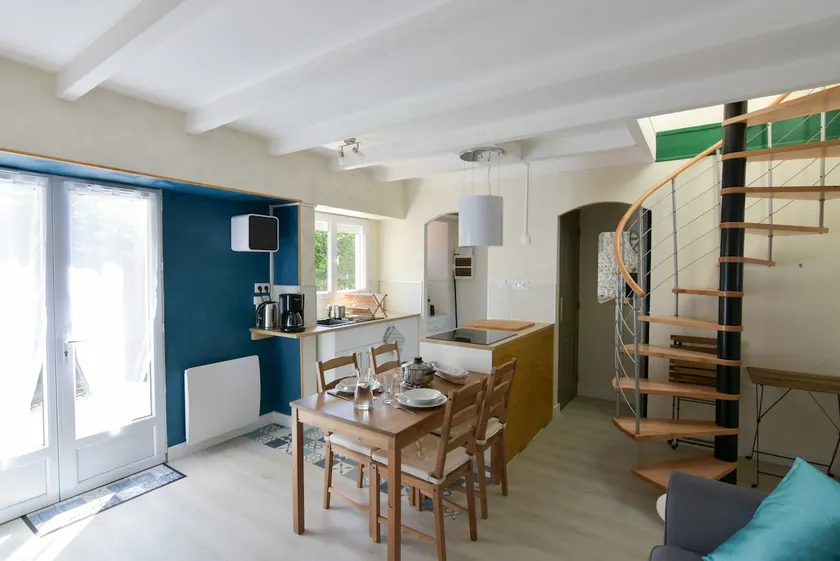 Saujon townhouse ideal for spa treatments - Image 1