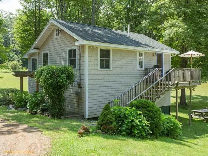 Sweet cottage in quiet convenient coastal setting. - Image 1