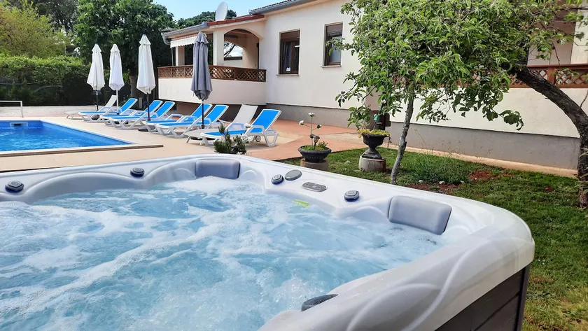 Pool - jacuzzi - beach 300m - Comfort - Image 1