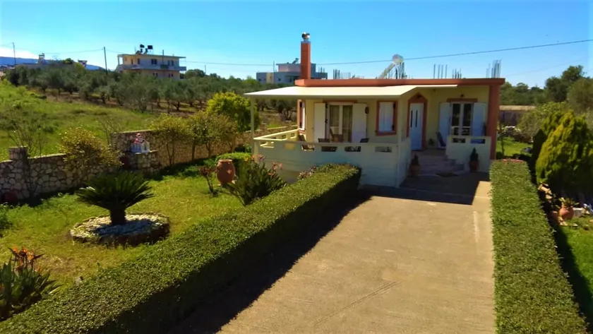 Pazinos/Neveli Cottage - Image 1