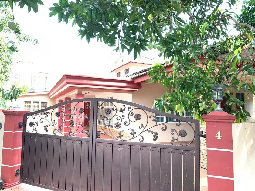 5BR Bukit Beruang Bungalow Homestay/Villa Ct Zee - Image 1