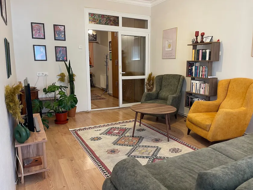 A Bohemish Cosy Apt, so close to public transport - Image 1