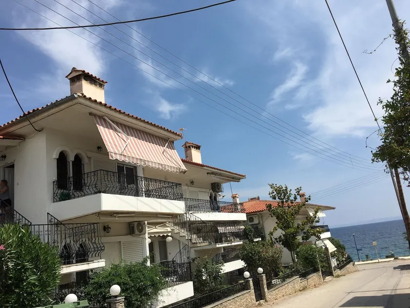 VillaKaliba BEACHFRONT HOUSE - Image 1