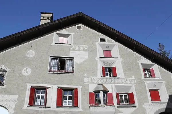 Cozy apartment for couples in Samedan - Image 1