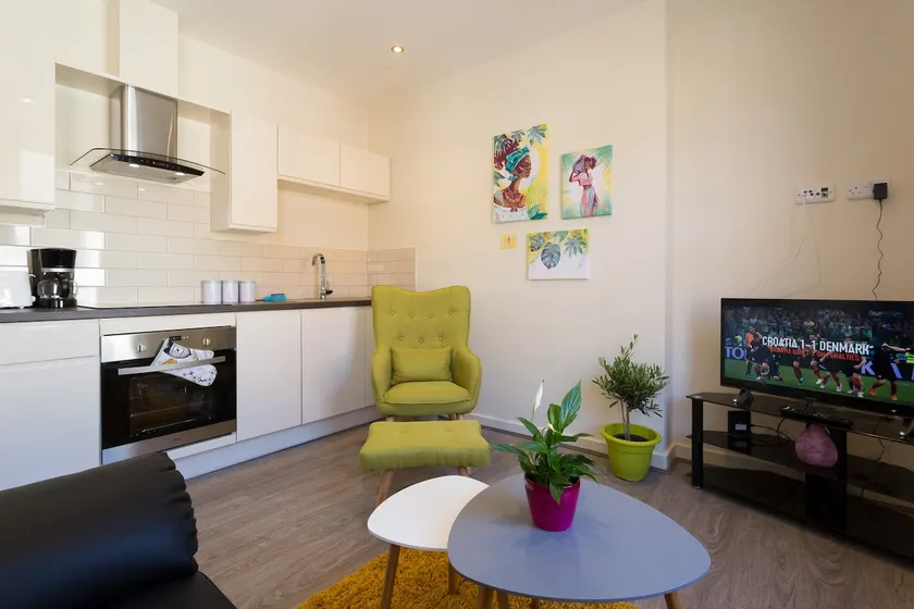 Charming Central Apt 2 or 3 or 5 or 6 - Image 1