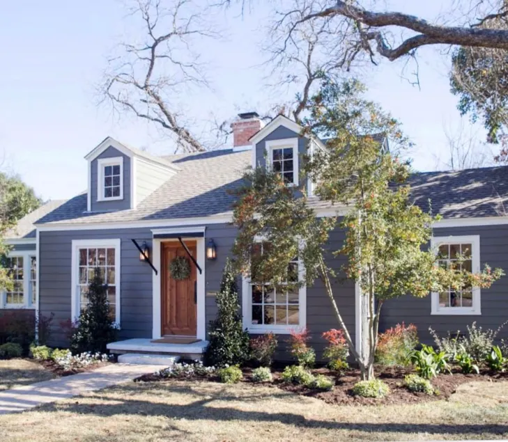 The Baby Blue Cottage - Fixer Upper, Season 3 - Image 1