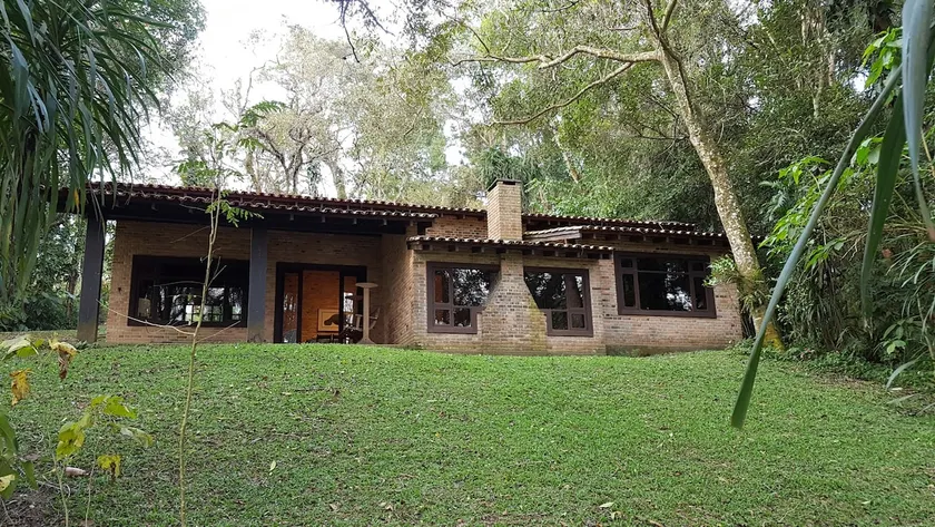 House in the Ibiuna Dam (Itupararanga) Mairinque. - Image 1