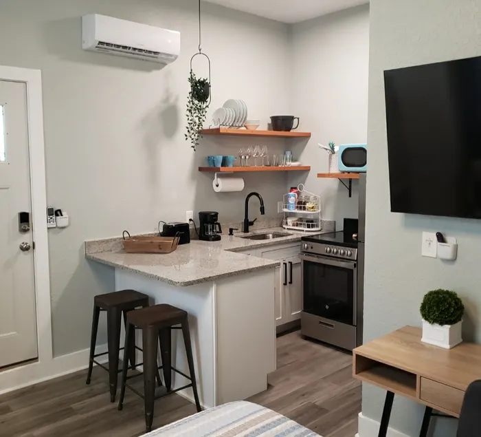 Amazing Little Studio minutes fromAirport/Downtown - Image 1