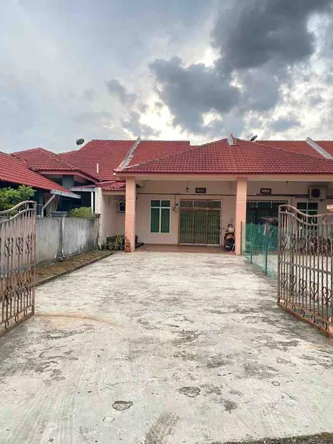 Hajjah Homestay Muar - Image 1