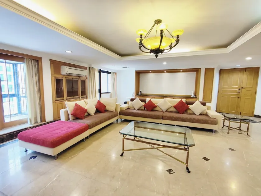 Luxurious SpaciousHome 17pax 4Bedroom Fahrenheit 88 Pavillon Bukit Bintang TRX AJH10 - Image 1