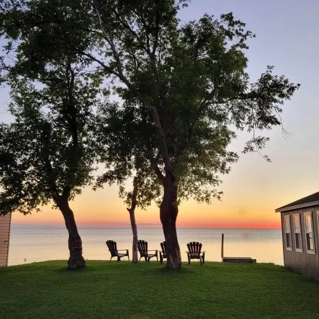 Beautiful lakefront getaway with private beach - Image 1